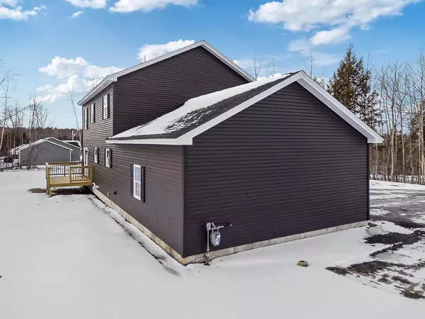 Sidney, ME 04330,49 May WAY