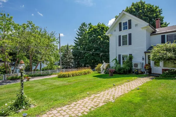 Rockport, ME 04856,48 Sea ST