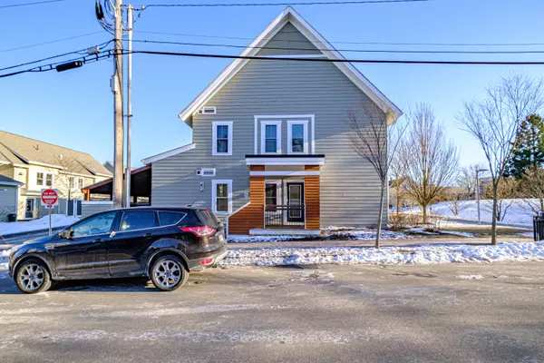 Portland, ME 04101,42 Moody ST #1