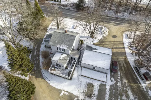 Damariscotta, ME 04543,574 Main ST #100