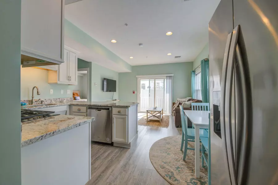 21 Union AVE #1B, Old Orchard Beach, ME 04064