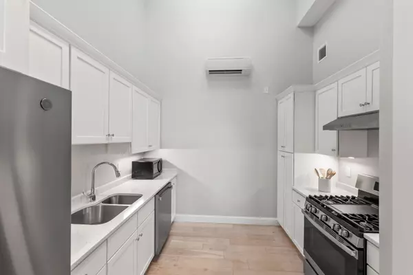 York, ME 03909,298 York ST #12