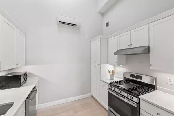 York, ME 03909,298 York ST #12