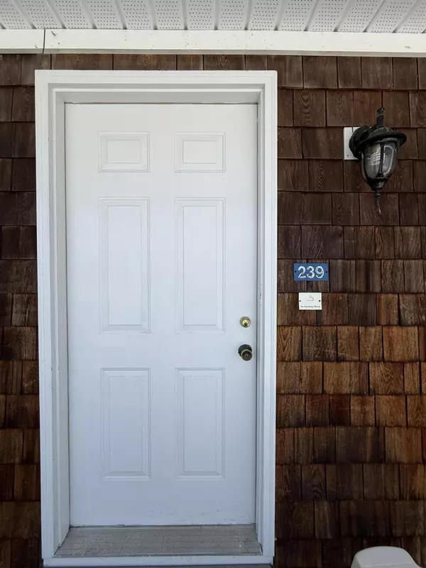 Ogunquit, ME 03907,35 Main ST #39