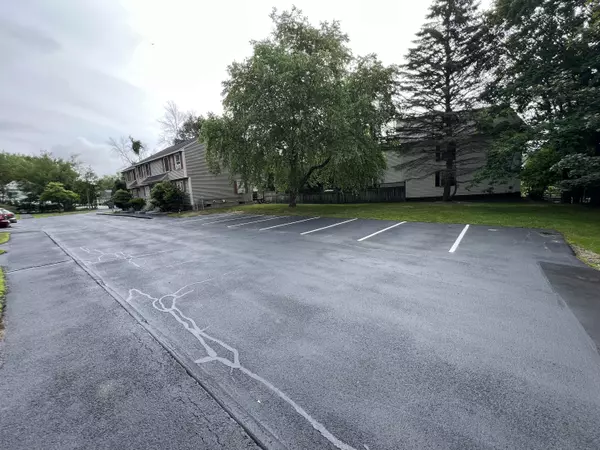 Saco, ME 04072,162 Beach ST #10