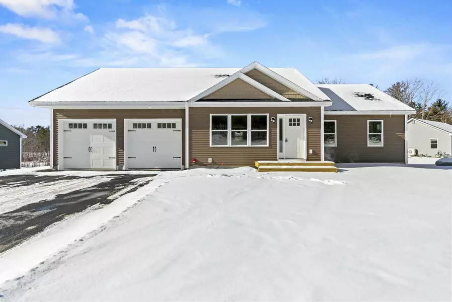 15 Hillside DR, Raymond, ME 04071