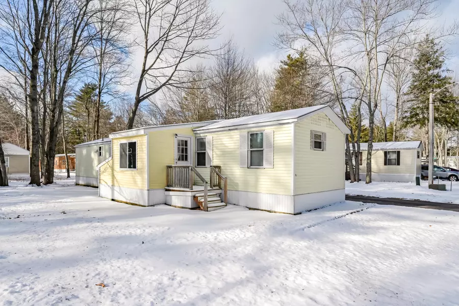 10 Pheasant RD, Saco, ME 04072