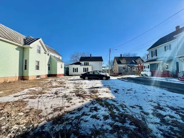 Waterville, ME 04901,144 Water ST