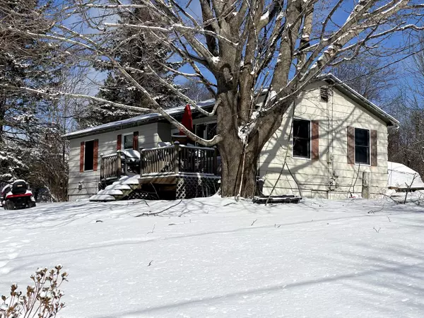 Belfast, ME 04915,20 Edgecomb RD