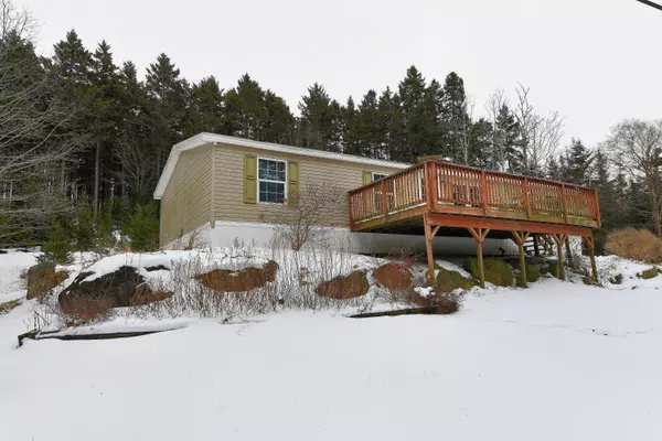 638 Oceanville RD, Stonington, ME 04681