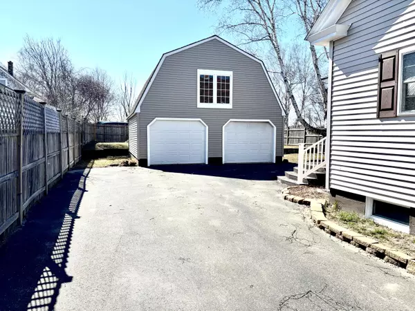 Millinocket, ME 04462,66 Eastland AVE