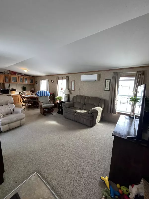 Lewiston, ME 04240,4 Pinetree LN