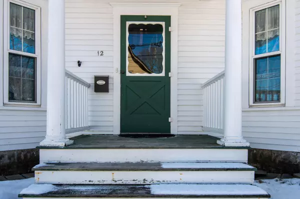 Sanford, ME 04083,12 Edmund ST