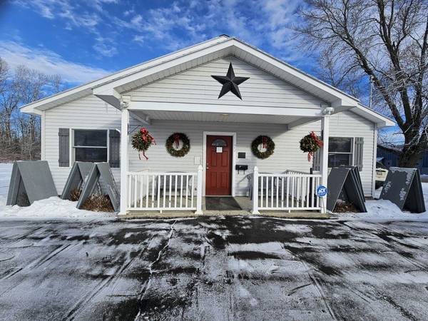 22 Cleveland ST, Skowhegan, ME 04976