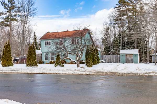 78 County RD, Milford, ME 04461