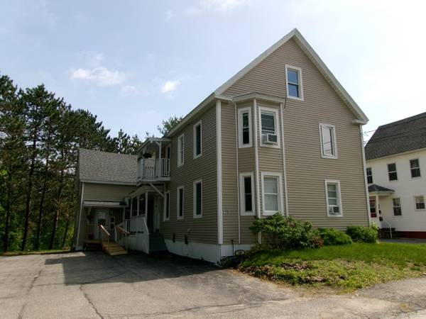 18 Pettingill ST, Lewiston, ME 04240