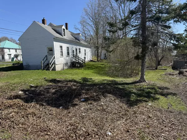 Thomaston, ME 04861,52 Main ST