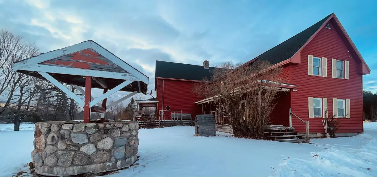 136 Sweet RD, Lincoln, ME 04457