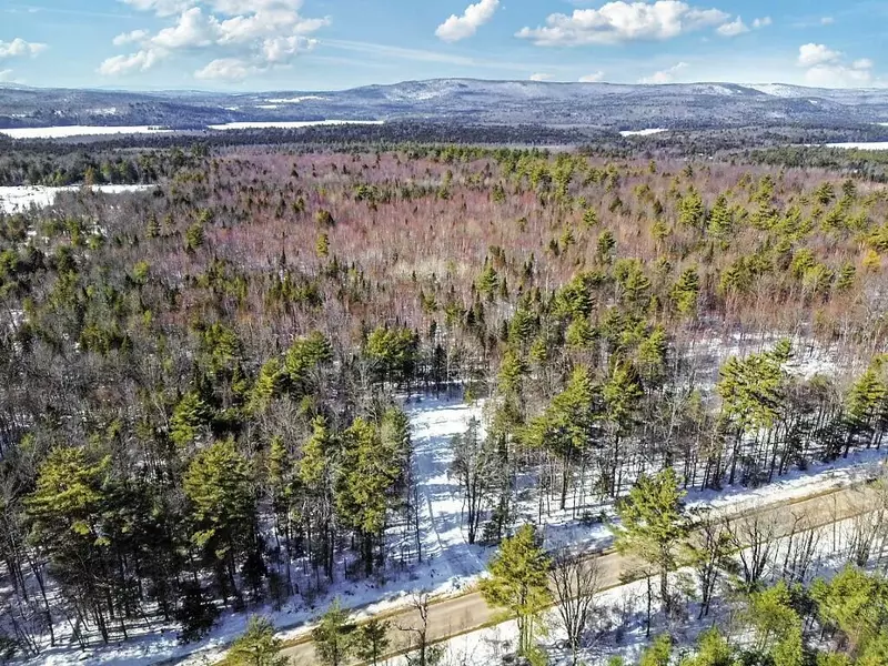 00 West RD, Belgrade, ME 04917