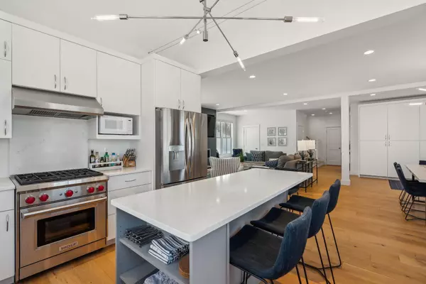 Kennebunkport, ME 04046,2 High ST