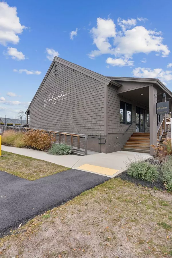 Kennebunk, ME 04043,27 Western AVE #2,3,4