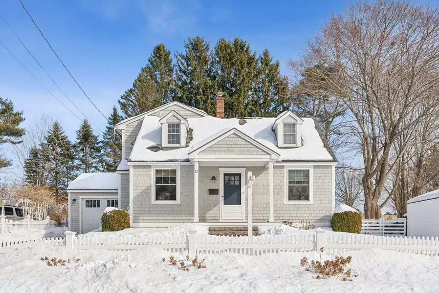 12 Farm Hill RD, Cape Elizabeth, ME 04107