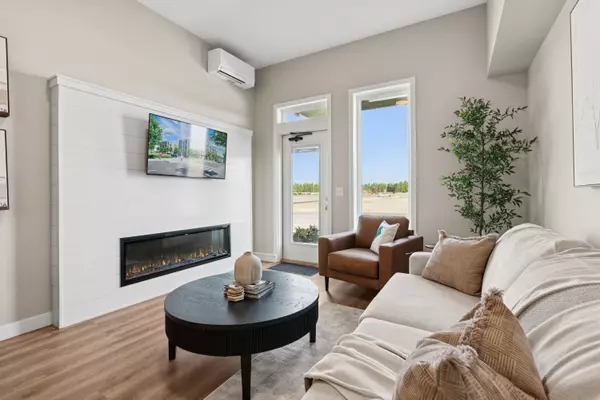 Scarborough, ME 04074,1 Cross ST #211