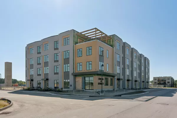 Scarborough, ME 04074,1 Cross ST #220