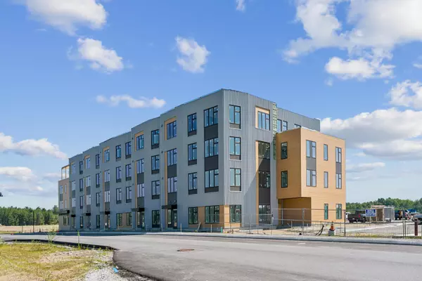 Scarborough, ME 04074,1 Cross ST #213