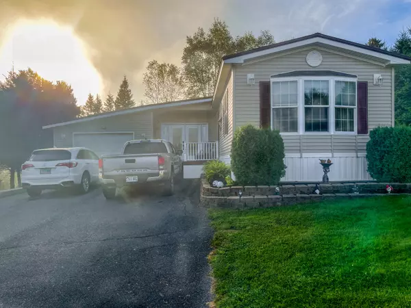 122 Windsor AVE, Madawaska, ME 04756