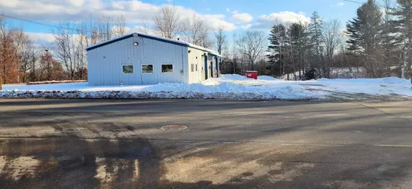 514 S Main ST, Winterport, ME 04496