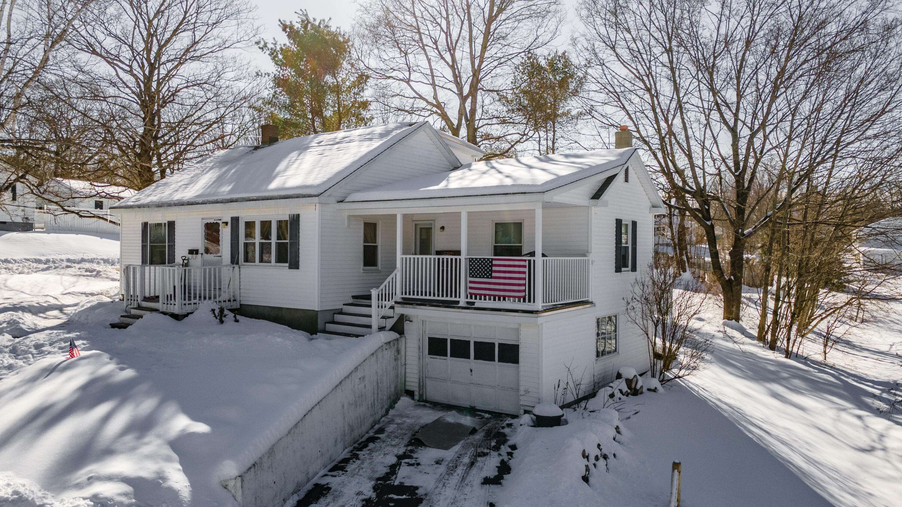 8 Carlisle AVE, Augusta, ME 04330