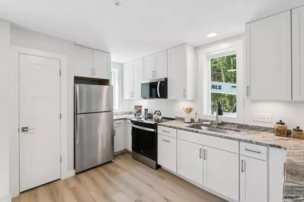 Boothbay, ME 04537,1 Cedar BND #1