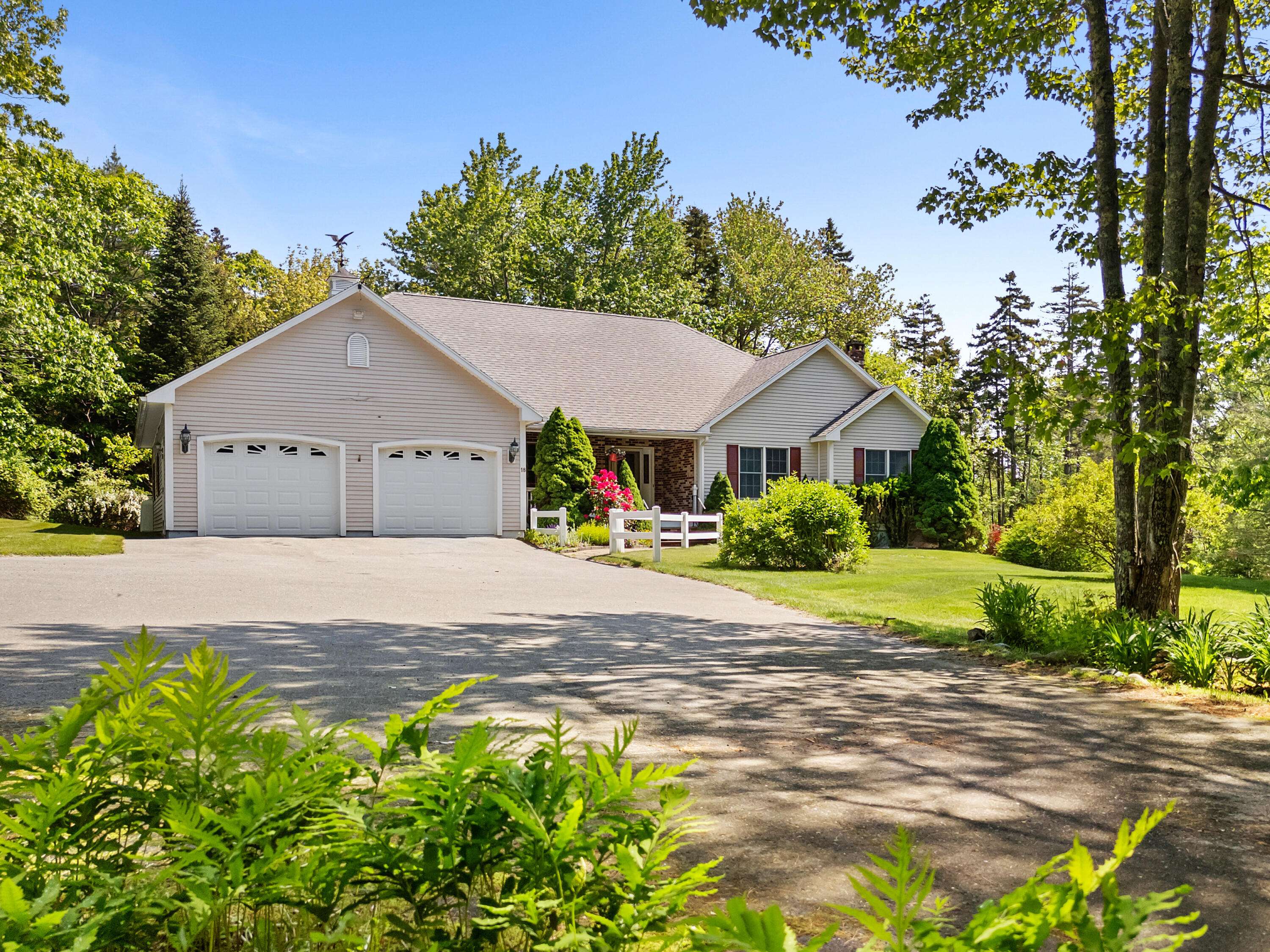 18 Patricia LN, Saint George, ME 04859