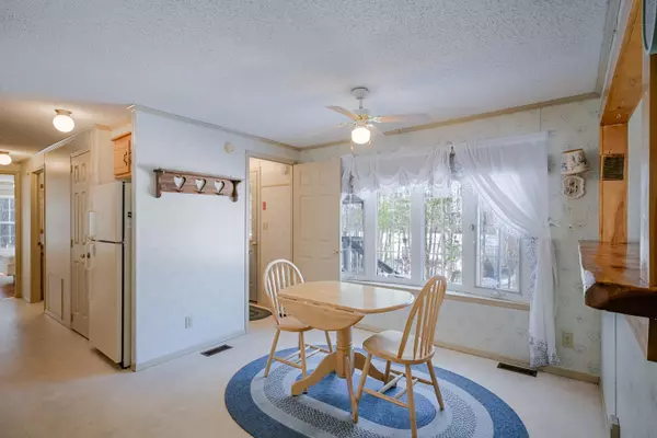 Oakland, ME 04963,28 Olivia AVE #28