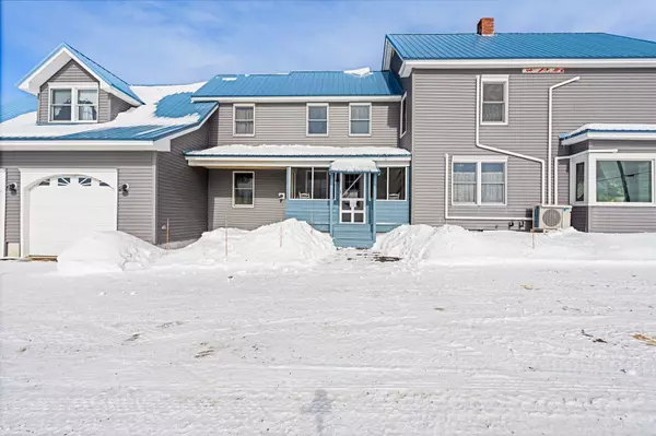 Lee, ME 04455,744 Winn RD