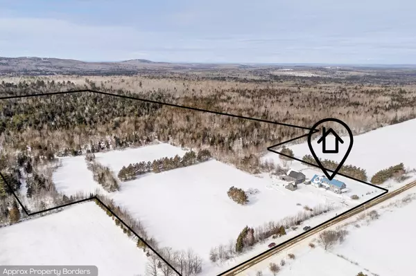 Lee, ME 04455,744 Winn RD