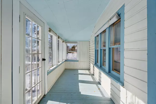 Ellsworth, ME 04605,434 Main ST