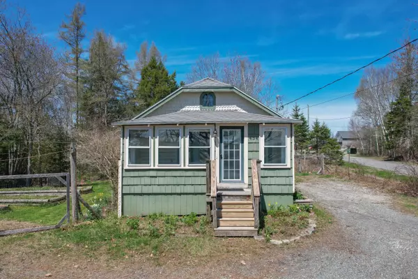 Ellsworth, ME 04605,434 Main ST