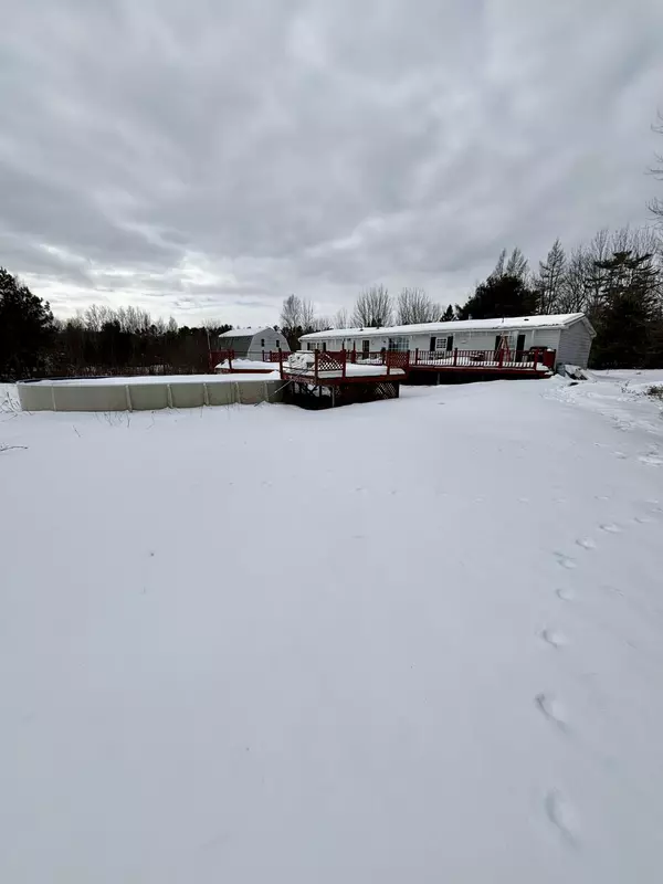 521 Millvale RD, Bucksport, ME 04416