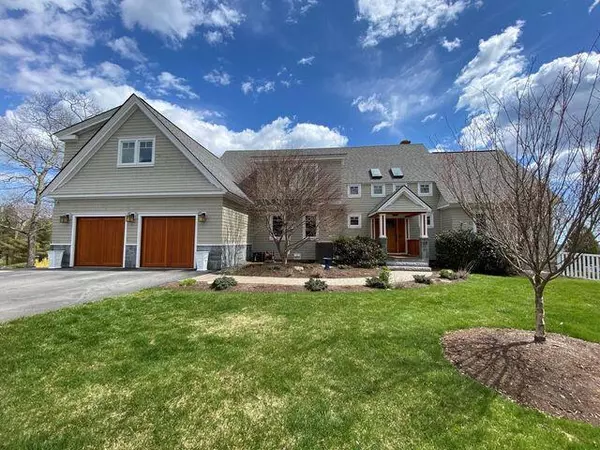 22 Wellington DR, Rockport, ME 04856
