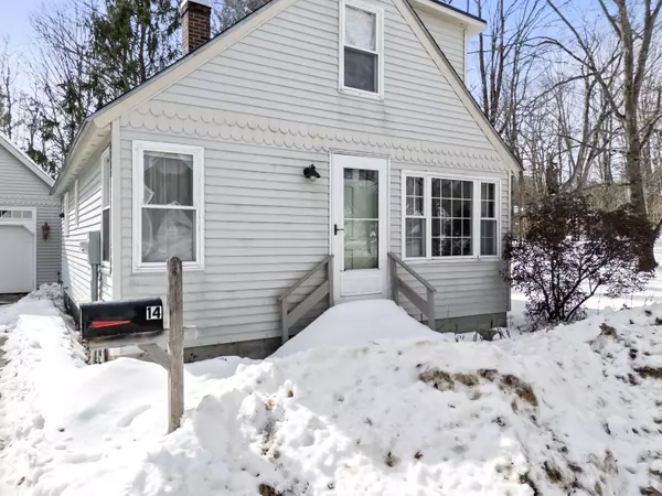 Mechanic Falls, ME 04256,14 Autumn AVE