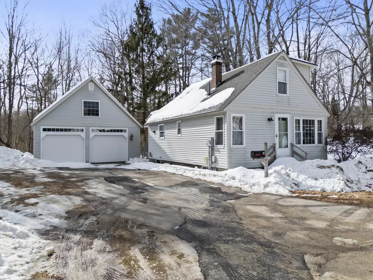 Mechanic Falls, ME 04256,14 Autumn AVE