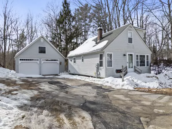 14 Autumn AVE, Mechanic Falls, ME 04256