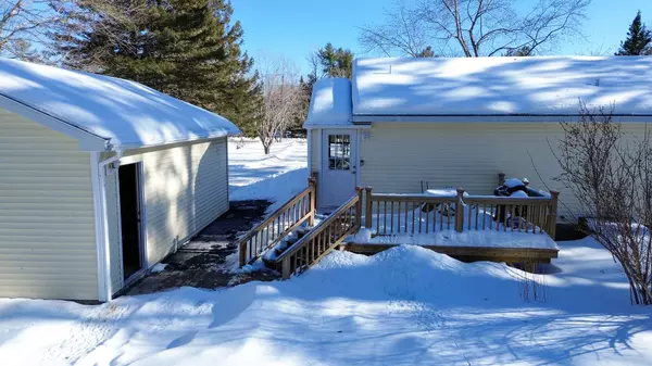 Hancock, ME 04640,8 Lee WAY