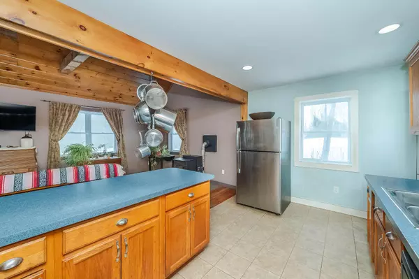 South Berwick, ME 03908,82 Oldfields RD