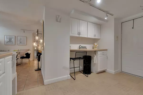 Portland, ME 04102,325 Spring ST #9