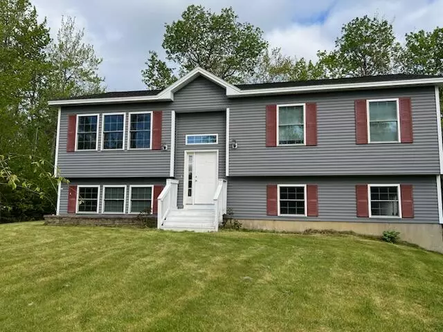 27 Jays WAY, Hampden, ME 04444