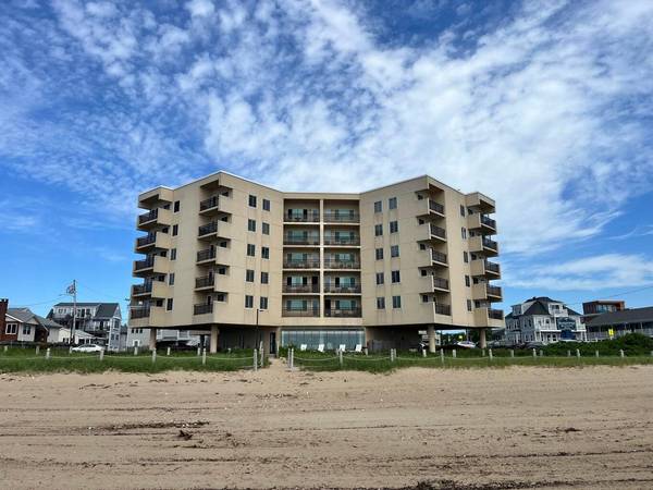 1 Cleaves ST #206, Old Orchard Beach, ME 04064