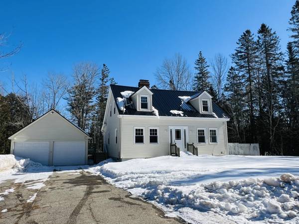 807 Silver Lake RD, Bucksport, ME 04416